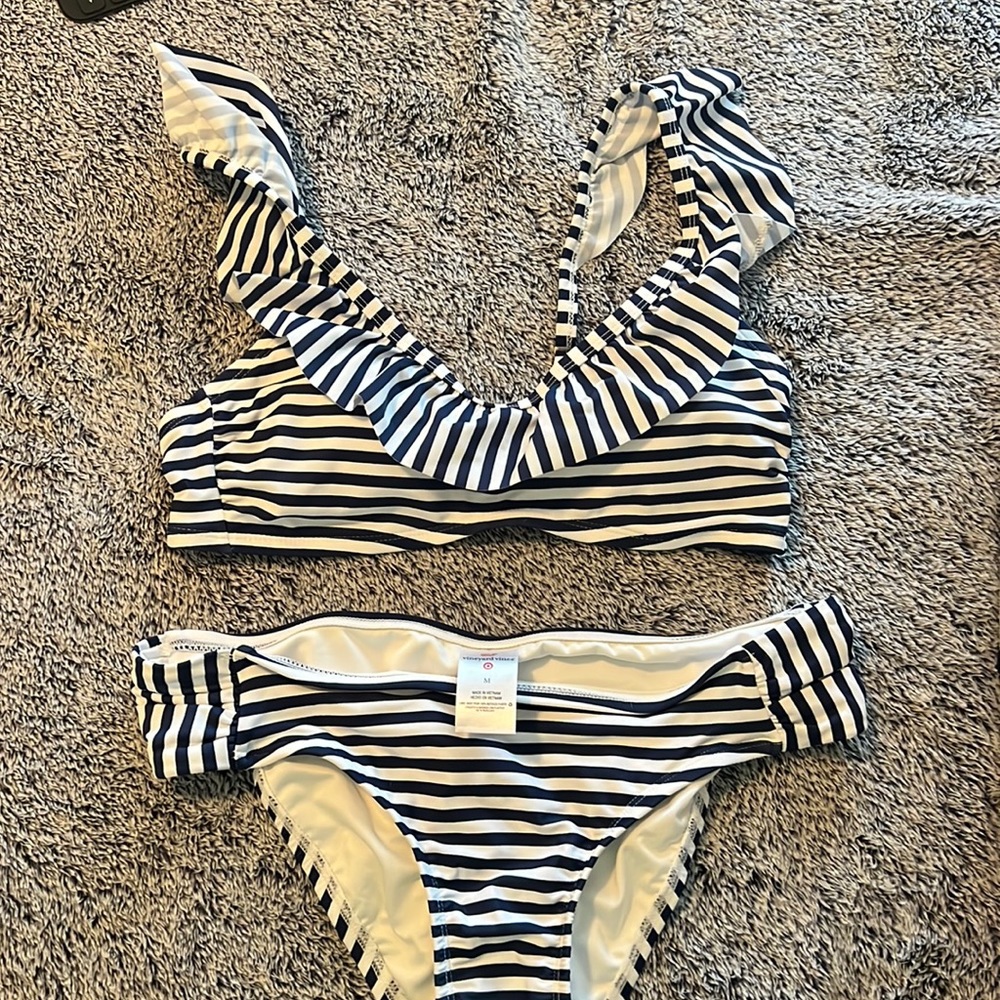 Vineyard vines for target swim suit too small bottoms medium
